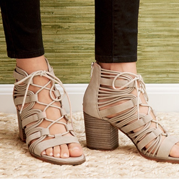 Vince Camuto Shoes - NWOT Vince Camuto Kaiann Sandal